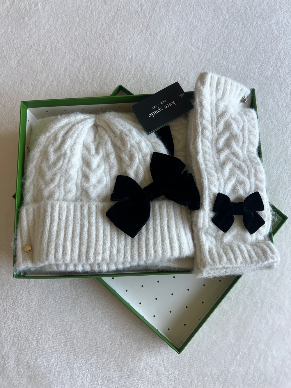 kate spade 3p set, Cream Knit Hat, scarf and arm warmers with black velvet bows